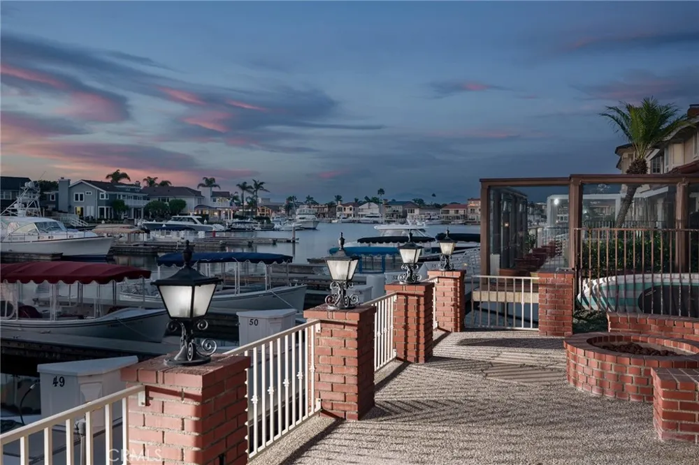 17052 Marina Bay Huntington Beach, CA 92646