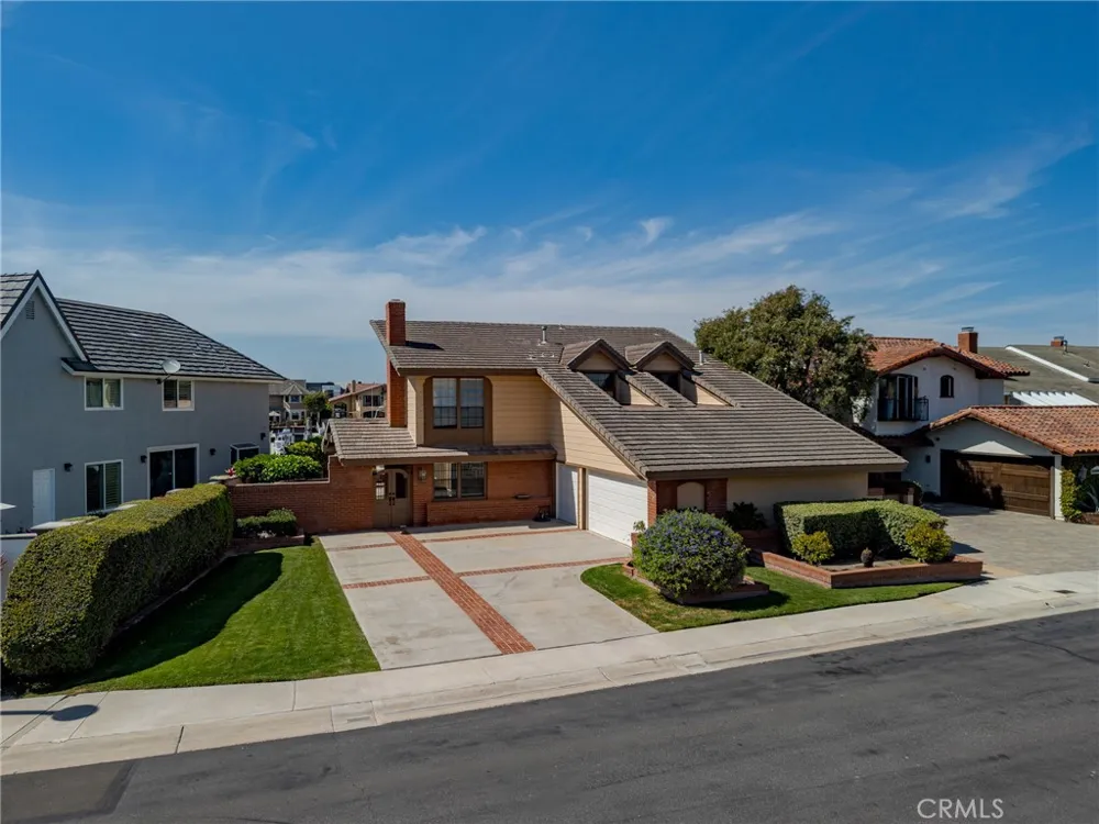 17052 Marina Bay Huntington Beach, CA 92646