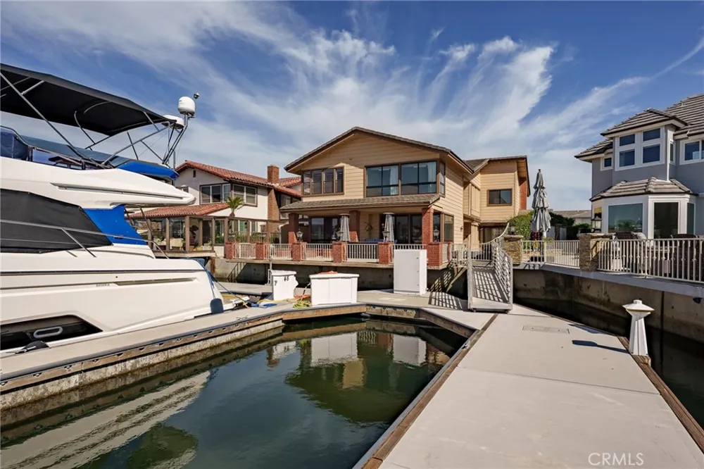 17052 Marina Bay Huntington Beach, CA 92646