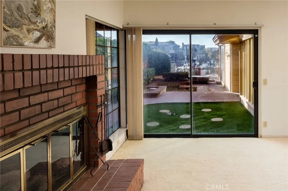 17052 Marina Bay Huntington Beach, CA 92646