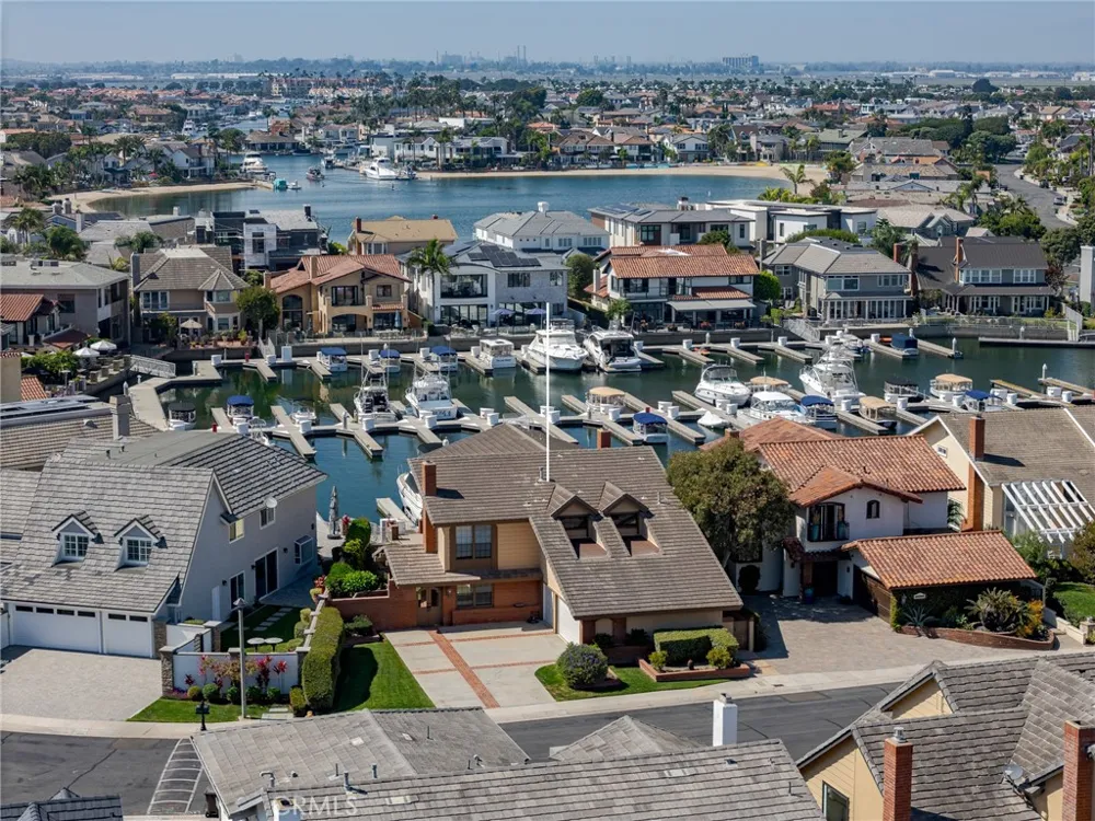 17052 Marina Bay Huntington Beach, CA 92646