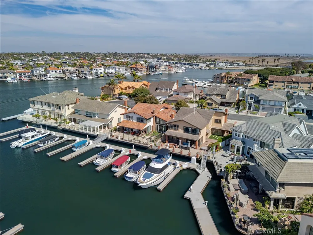 17052 Marina Bay Huntington Beach, CA 92646