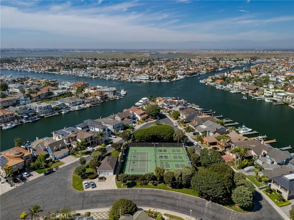 17052 Marina Bay Huntington Beach, CA 92646