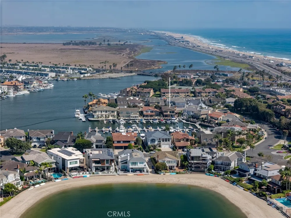 17052 Marina Bay Huntington Beach, CA 92646