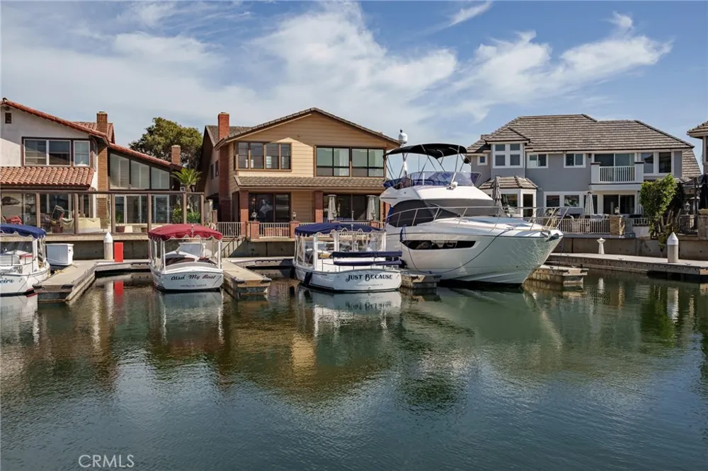 17052 Marina Bay Huntington Beach, CA 92646