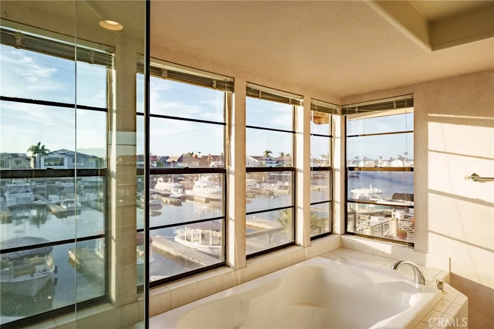 17052 Marina Bay Huntington Beach, CA 92646