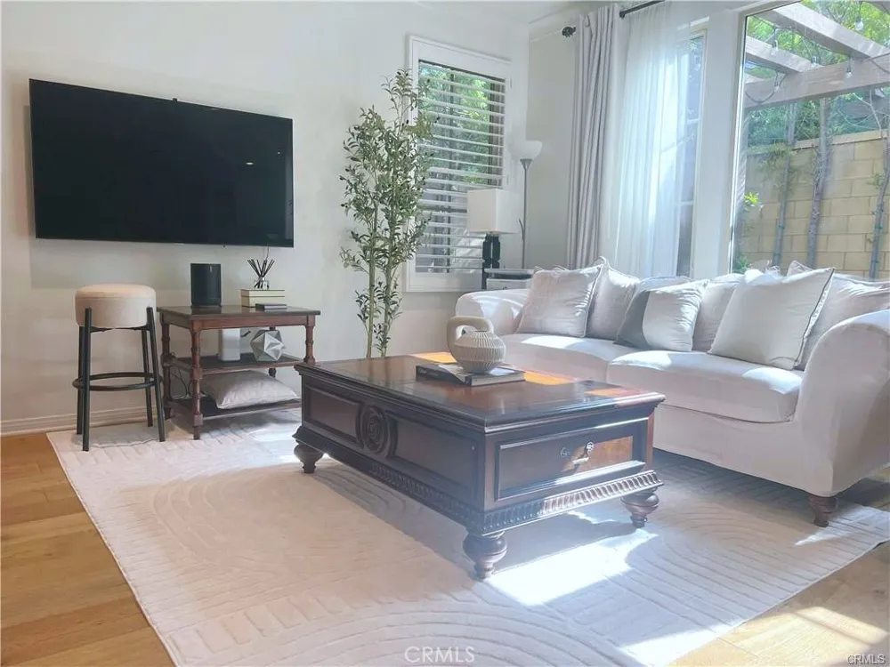 75 Brindisi Irvine, CA 92618