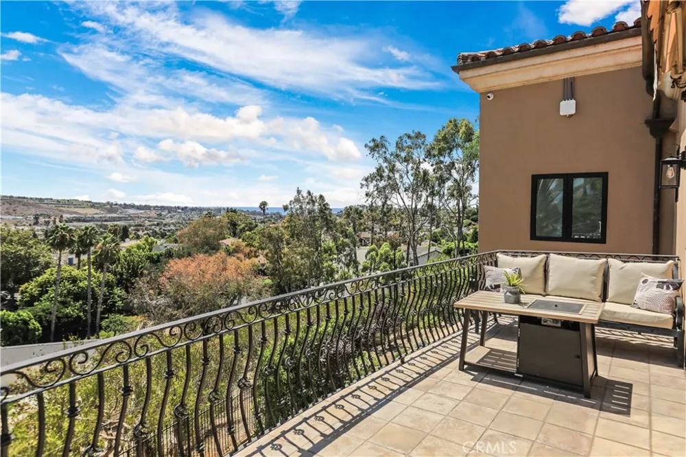 6 Riverstone Laguna Niguel, CA 92677