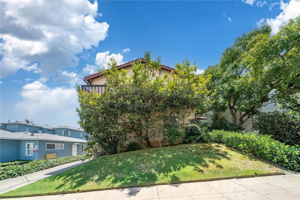 10706 Ohio Los Angeles, CA 90024