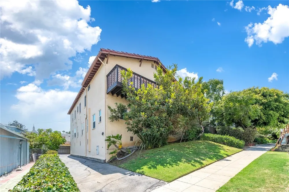 10706 Ohio Los Angeles, CA 90024