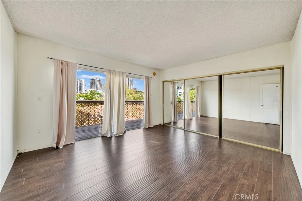 10706 Ohio Los Angeles, CA 90024