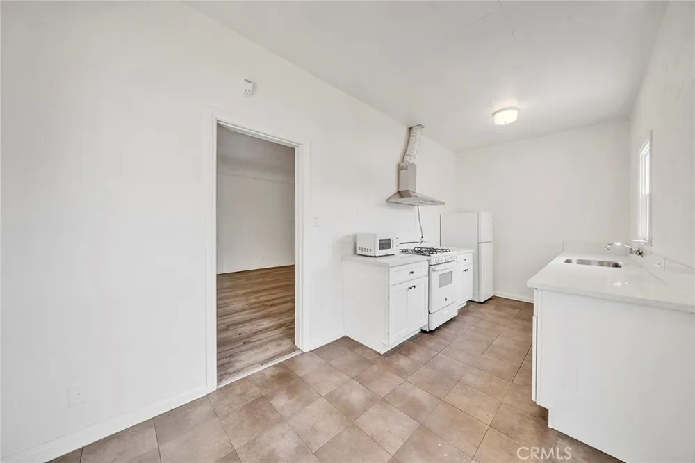 10706 Ohio Los Angeles, CA 90024
