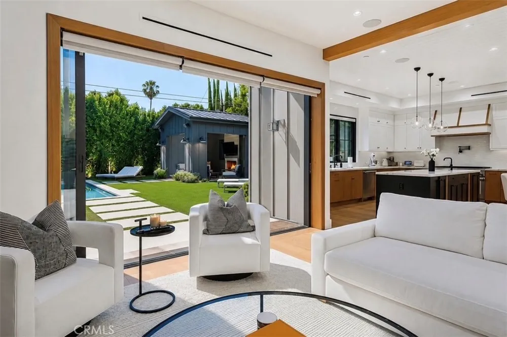 4158 Farmdale Studio City, CA 91604