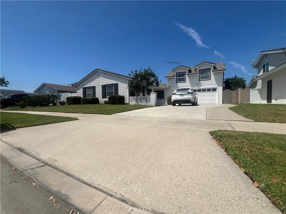 9441 El Blanco Fountain Valley, CA 92708