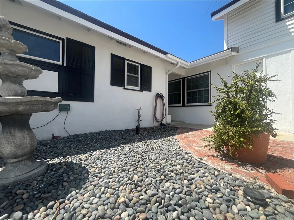 9441 El Blanco Fountain Valley, CA 92708