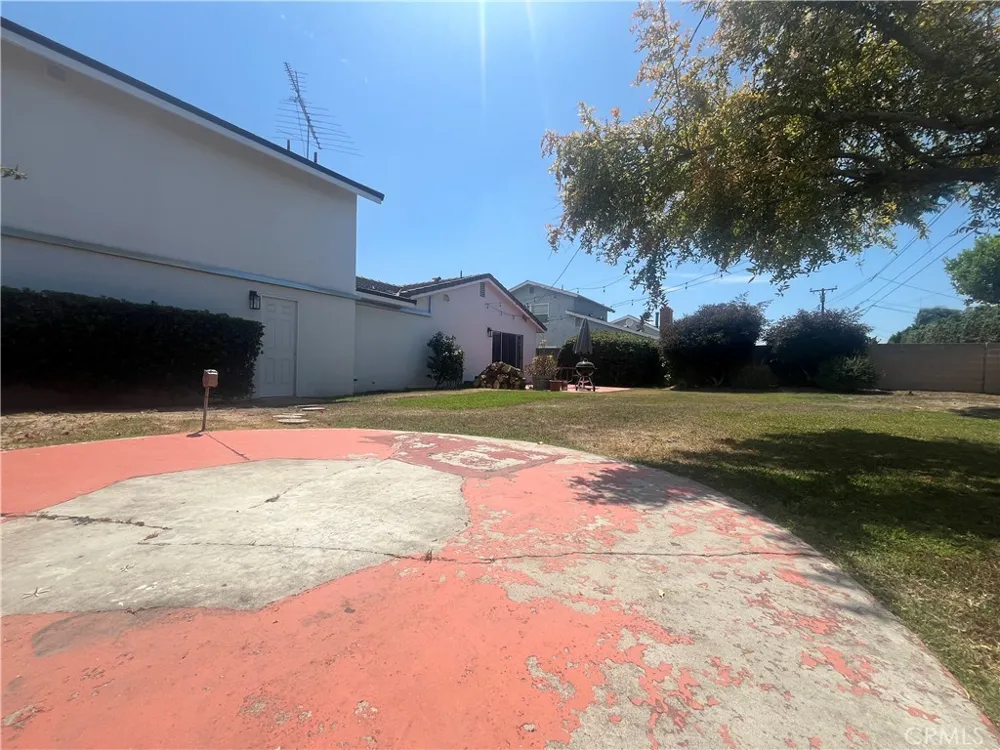 9441 El Blanco Fountain Valley, CA 92708