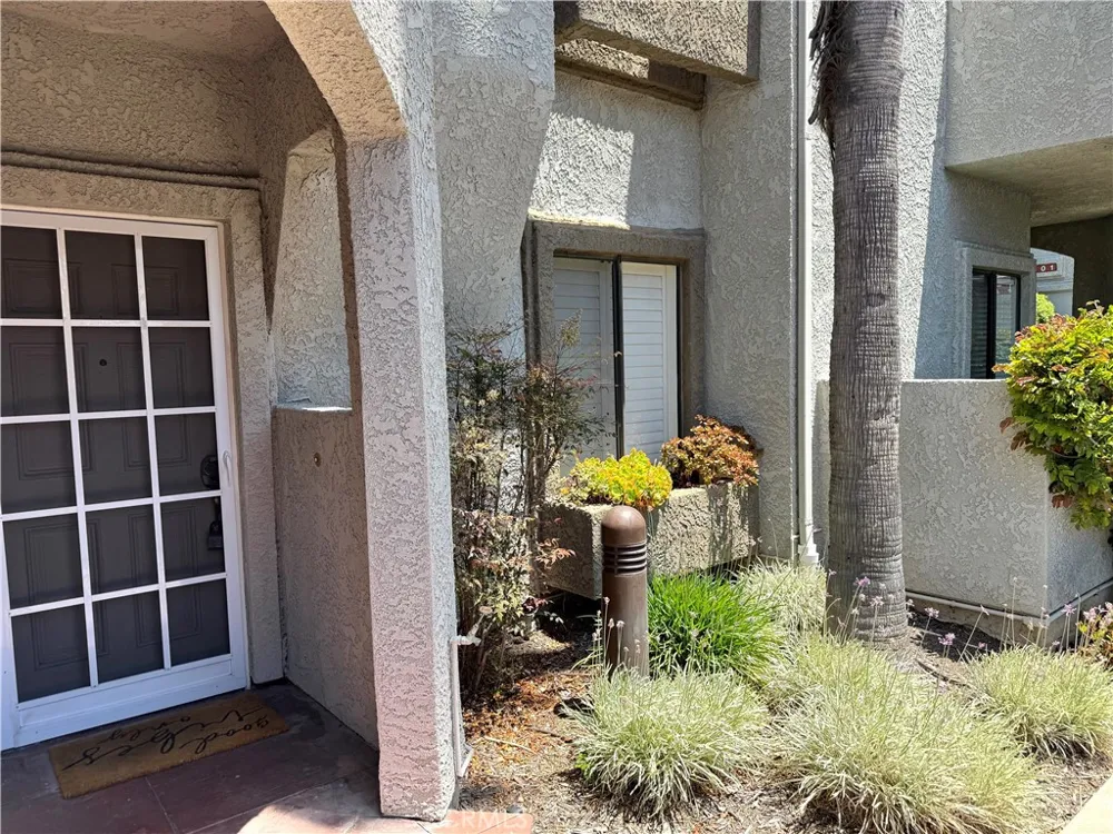 4762 Tiara #102 Huntington Beach, CA 92649