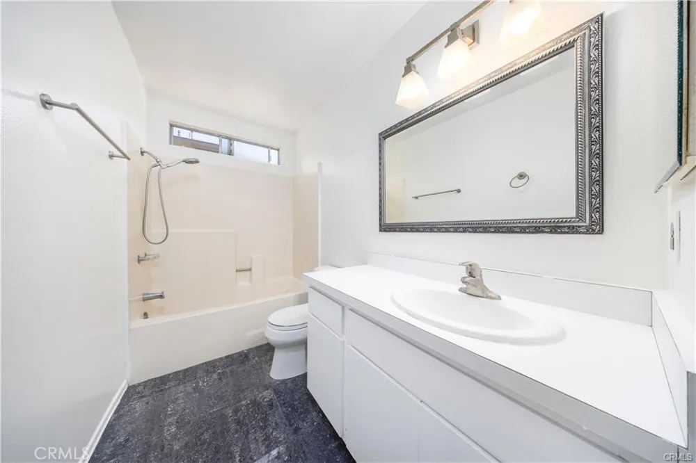 84 Clearbrook #37 Irvine, CA 92614