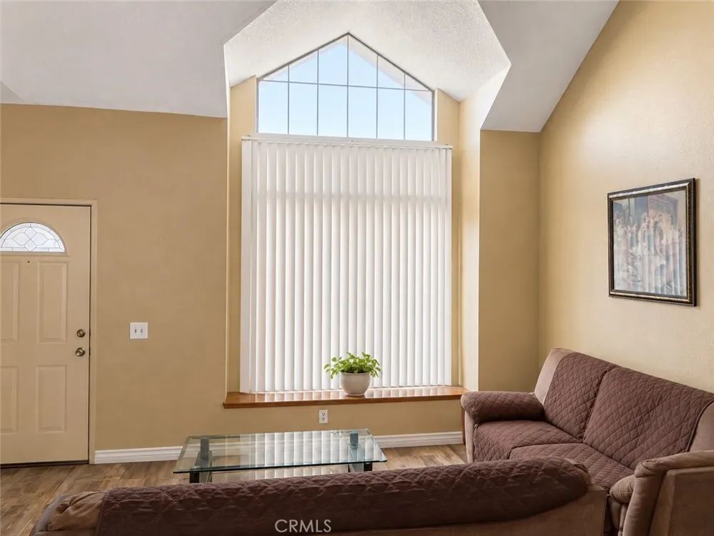 14571 Long View Fontana, CA 92337