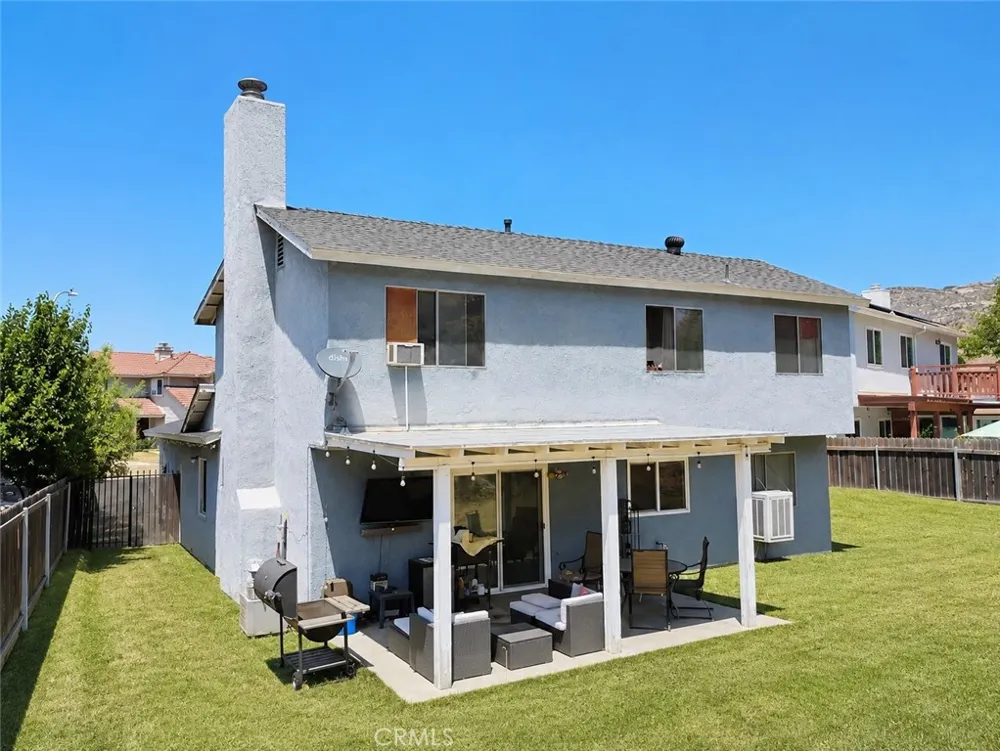 14571 Long View Fontana, CA 92337