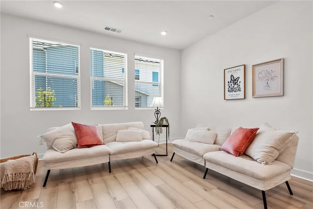 1046 Hazel Drive Rancho Mission Viejo, CA 92694
