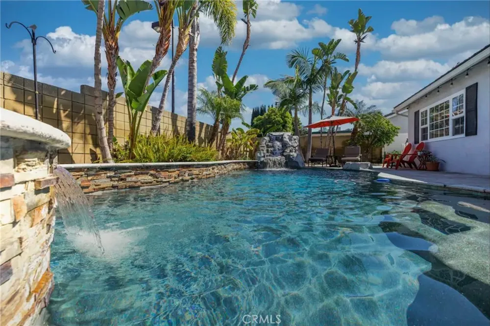 213 Louise Dr Placentia, CA 92870