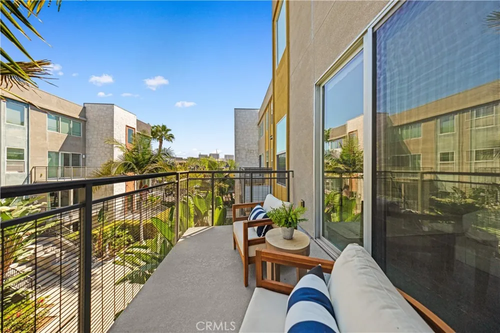 248 Rockefeller Irvine, CA 92612