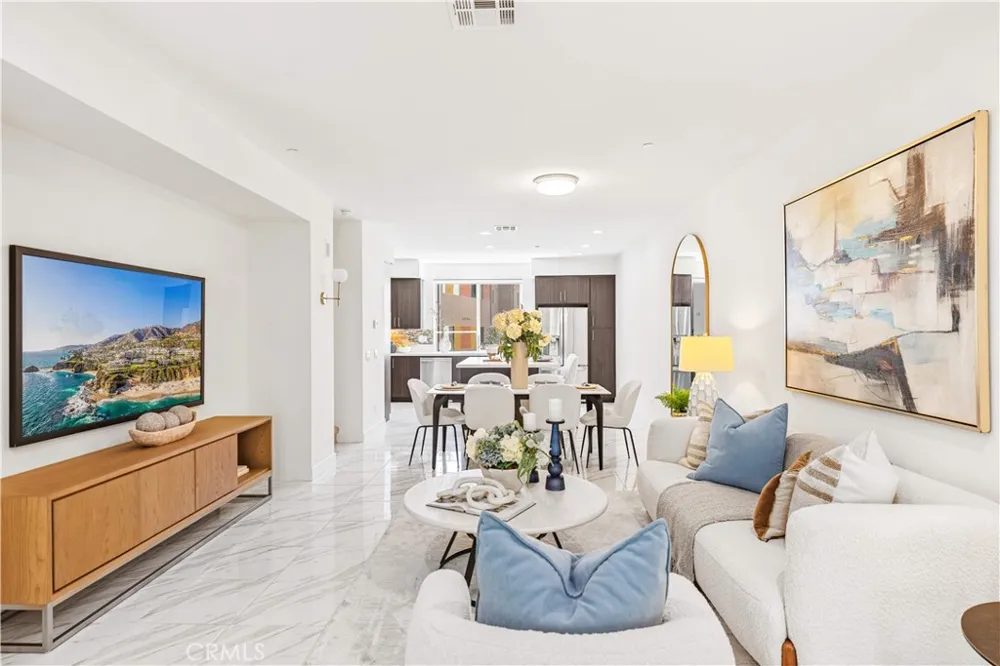 248 Rockefeller Irvine, CA 92612