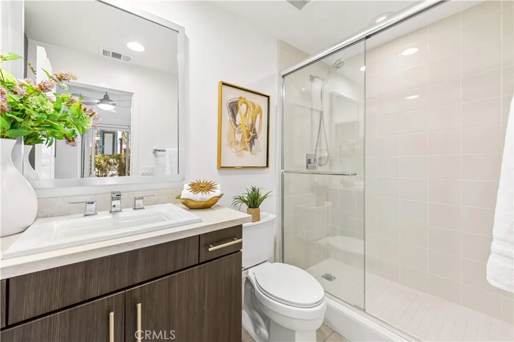 248 Rockefeller Irvine, CA 92612