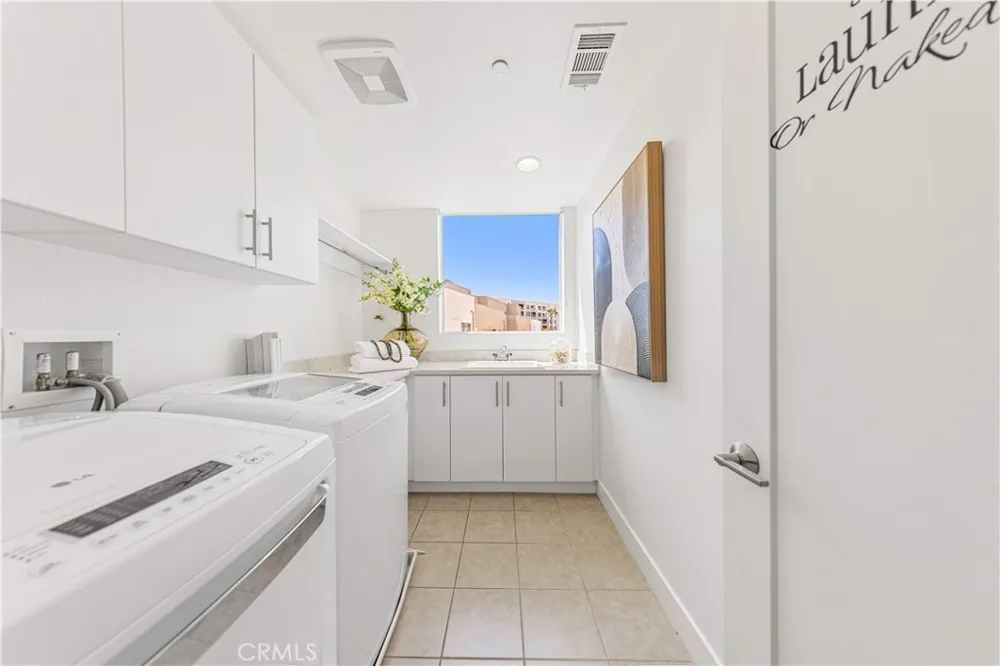 248 Rockefeller Irvine, CA 92612