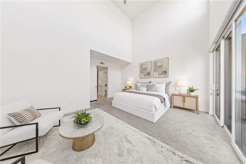 248 Rockefeller Irvine, CA 92612