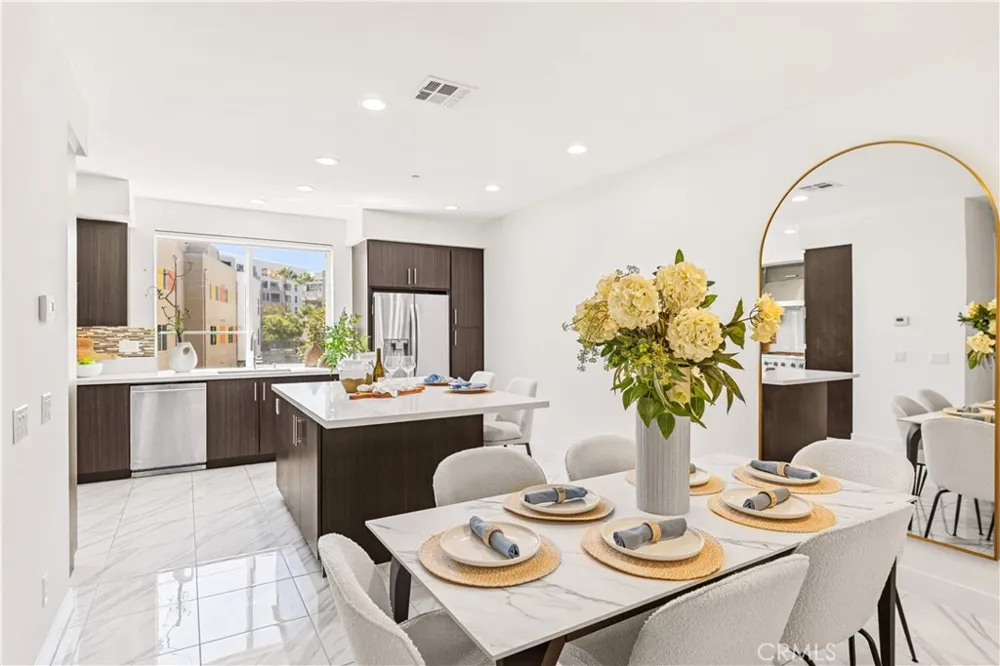 248 Rockefeller Irvine, CA 92612