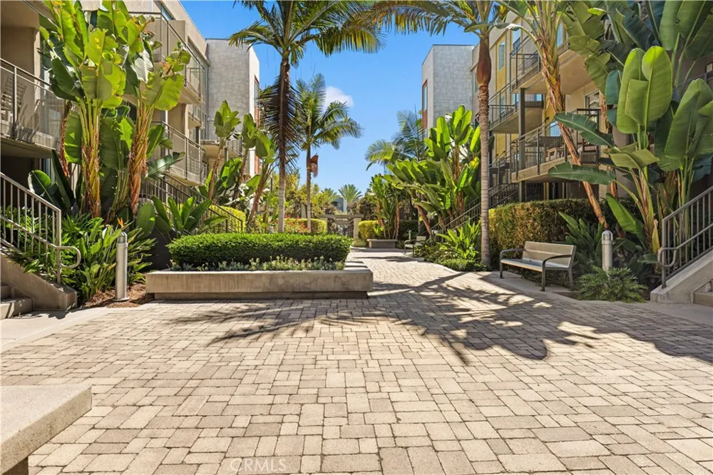 248 Rockefeller Irvine, CA 92612