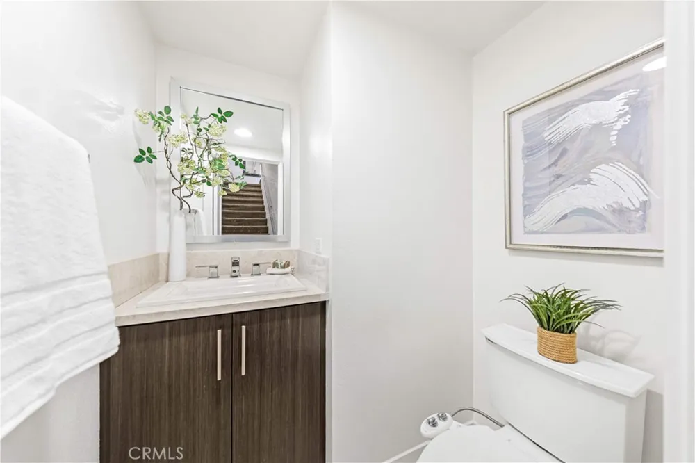 248 Rockefeller Irvine, CA 92612