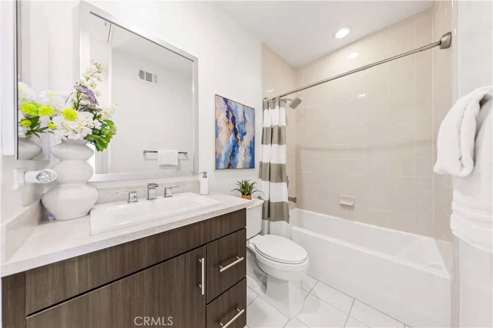 248 Rockefeller Irvine, CA 92612