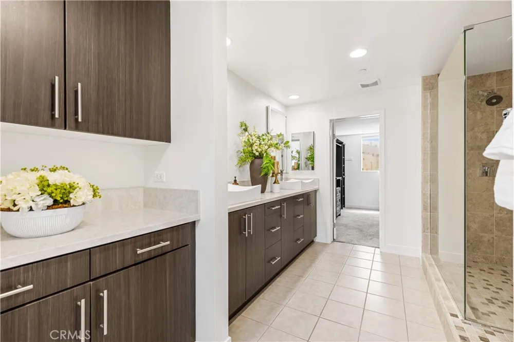 248 Rockefeller Irvine, CA 92612