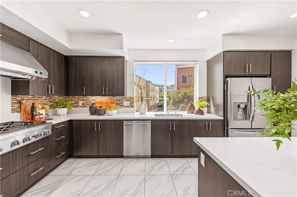 248 Rockefeller Irvine, CA 92612