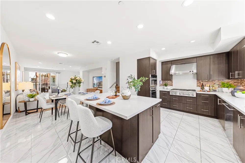 248 Rockefeller Irvine, CA 92612