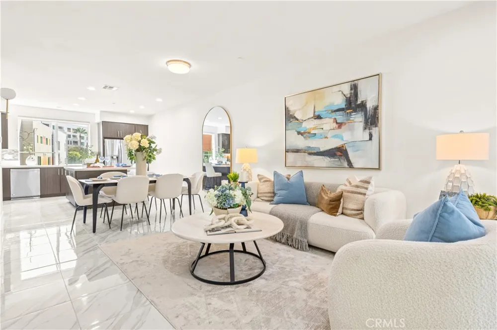 248 Rockefeller Irvine, CA 92612