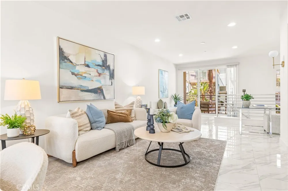 248 Rockefeller Irvine, CA 92612