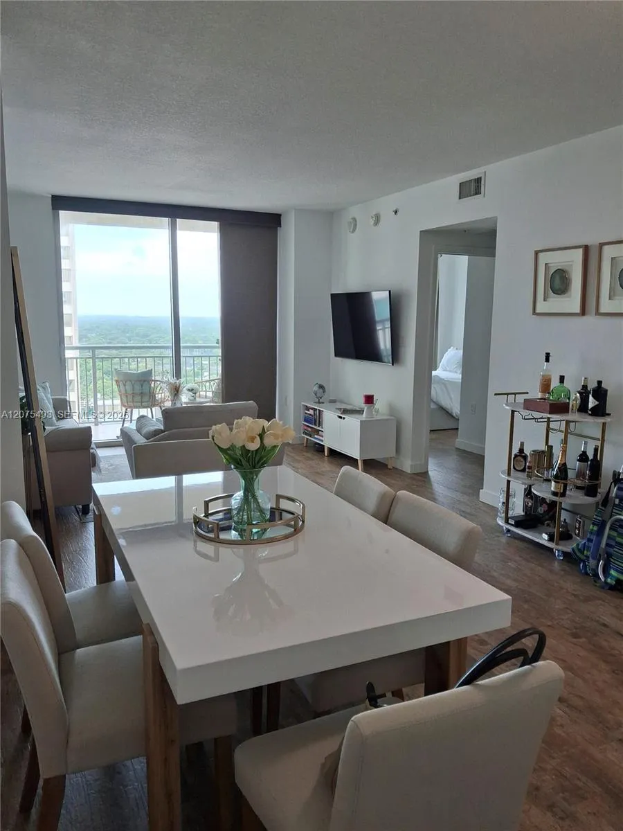 9066 SW 73rd Ct #1601 Miami, FL 33156