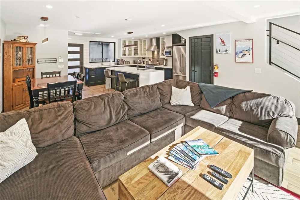 43000 Clover #22 Big Bear Lake, CA 92315