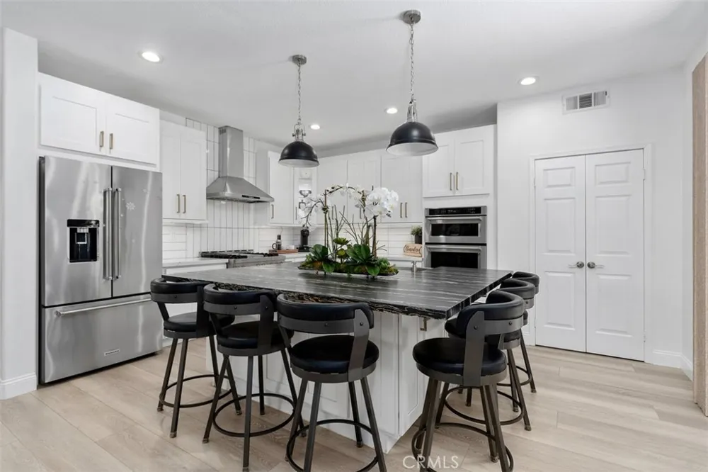 8 National Place Place Irvine, CA 92602