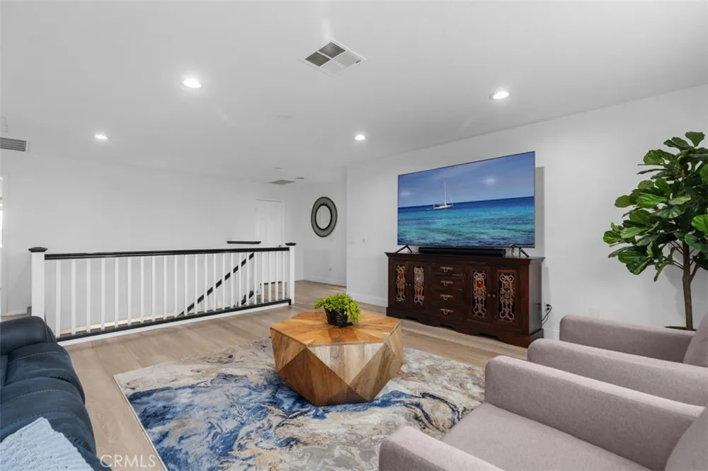 8 National Place Place Irvine, CA 92602