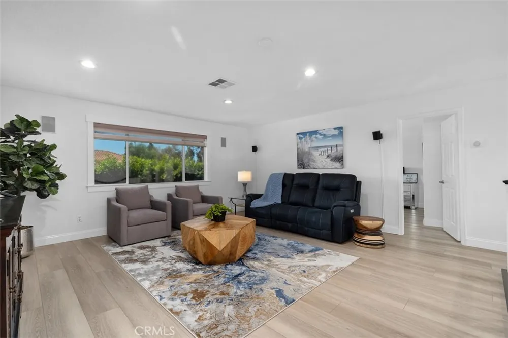 8 National Place Place Irvine, CA 92602