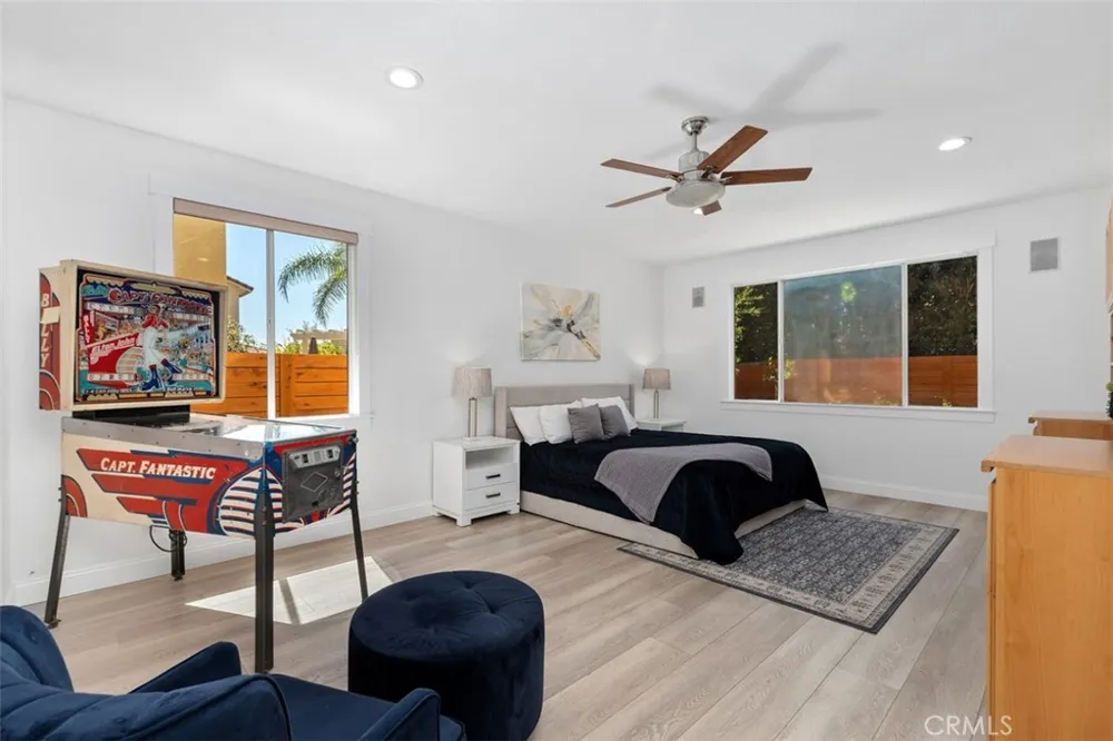 8 National Place Place Irvine, CA 92602