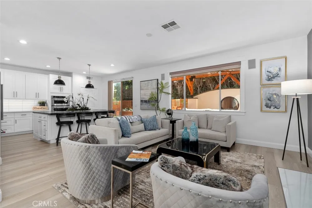 8 National Place Place Irvine, CA 92602