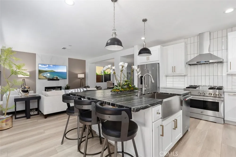 8 National Place Place Irvine, CA 92602