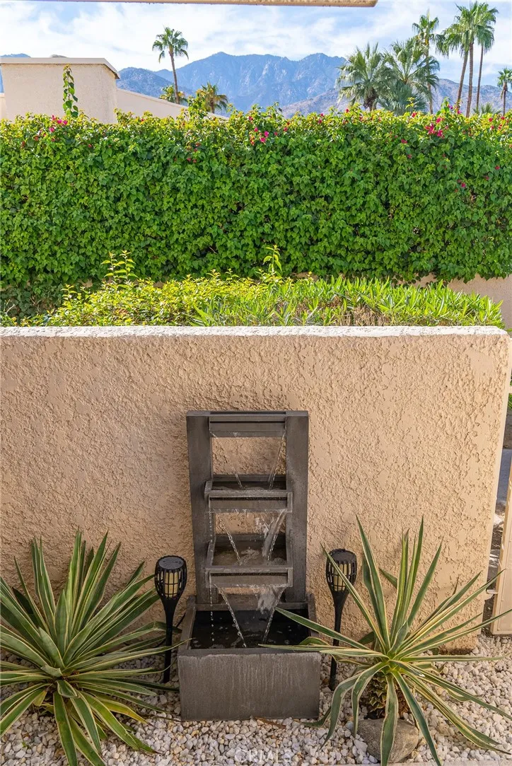 2007 E Columbard Palm Springs, CA 92264