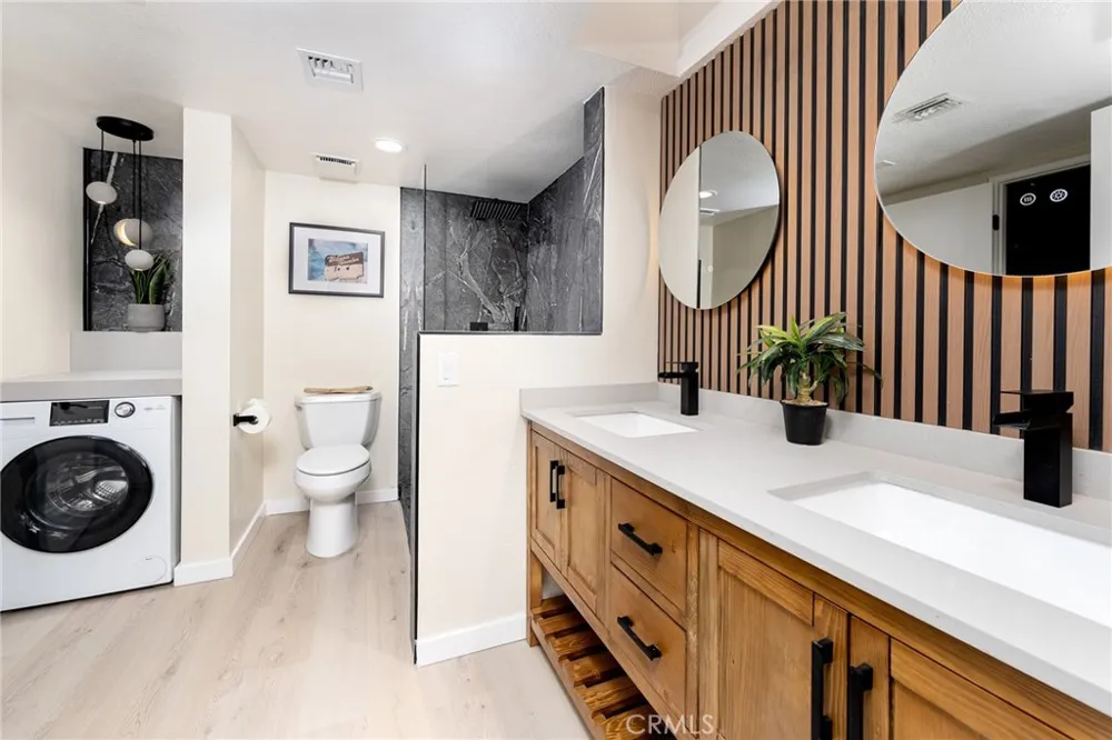 2007 E Columbard Palm Springs, CA 92264